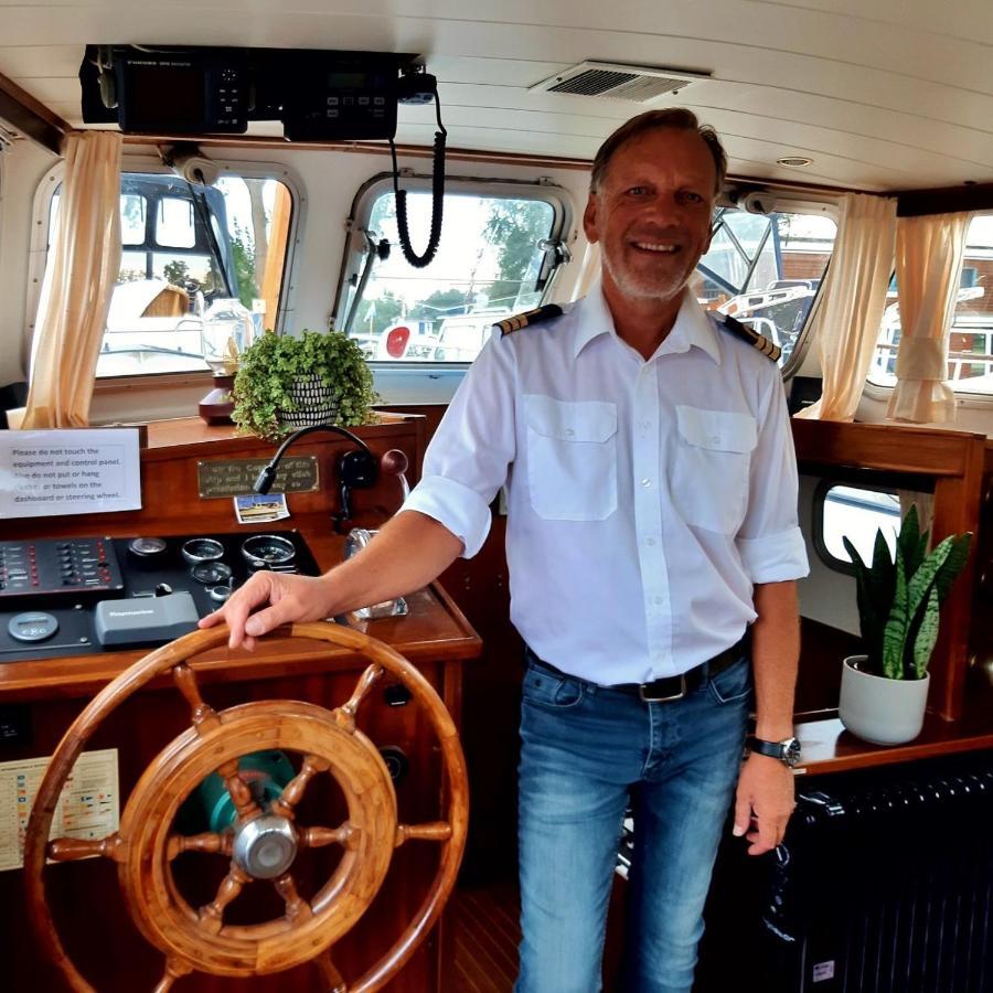 Motor Yacht Almaz Hotel Amsterdam Luaran gambar